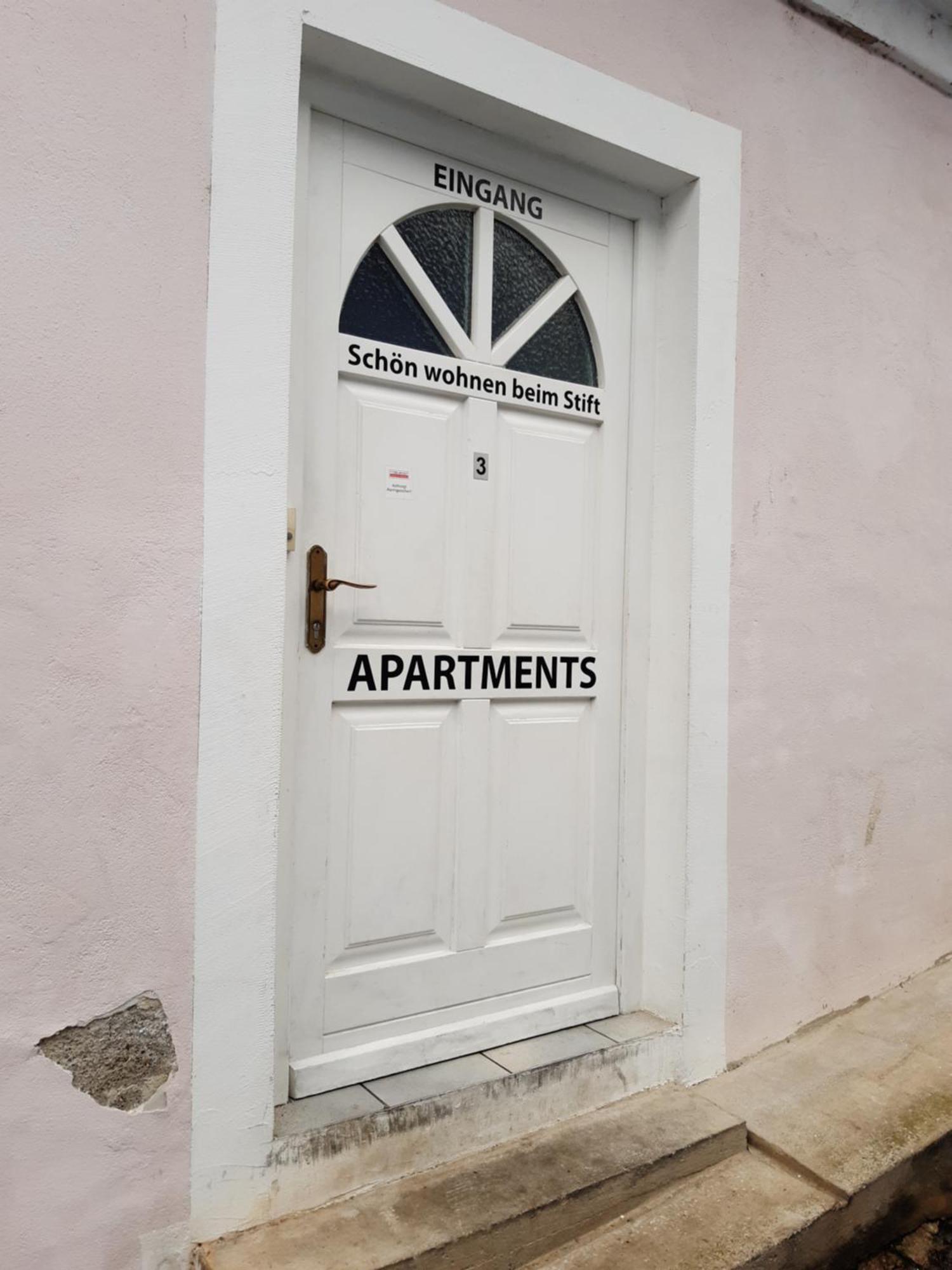 Apartamento Schoen Wohnen Beim Stift Melk Exterior foto